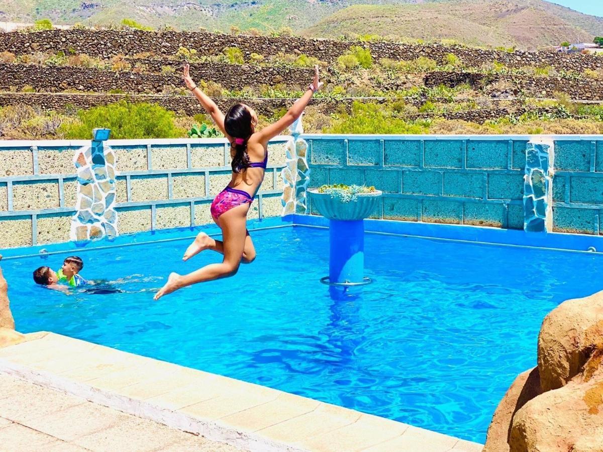 Lykke Sauna Piscina Y Jardin * Buzanada